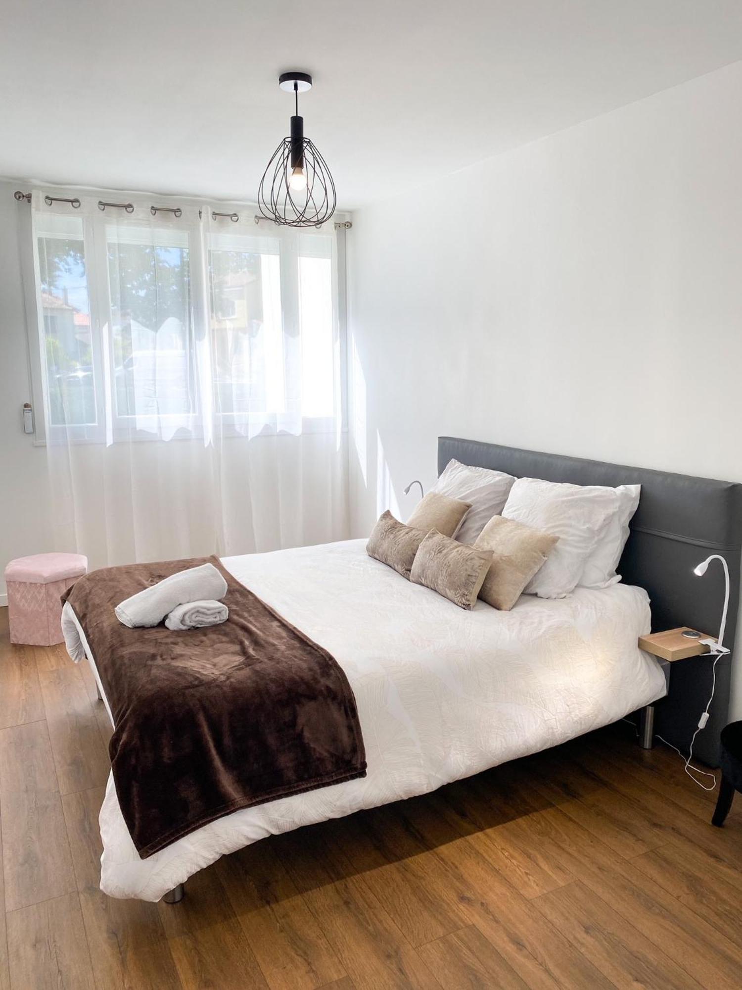T3 Moderne Avec Balcon Terrasse Et Parking Gratuit Daire Niort Dış mekan fotoğraf