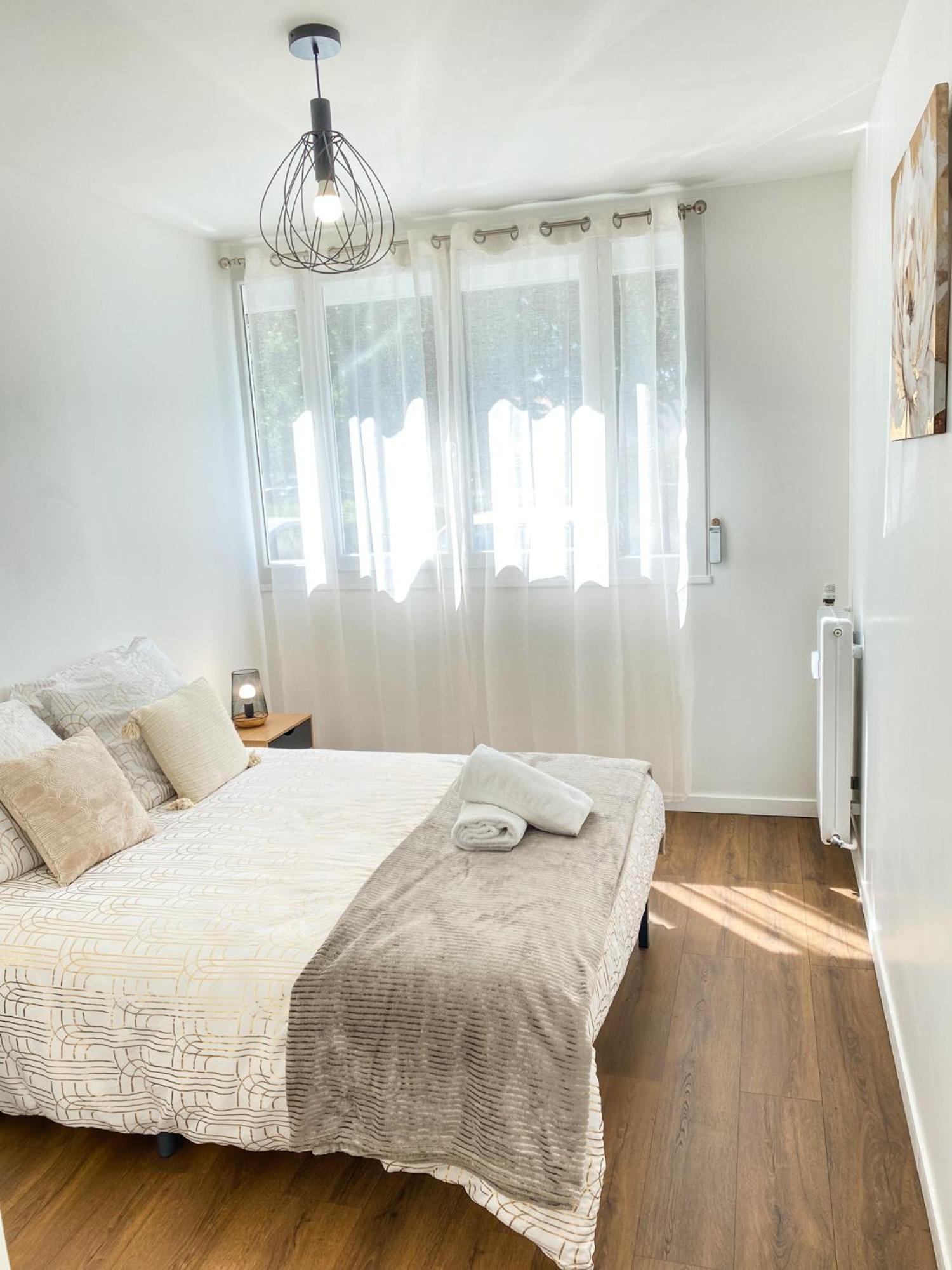 T3 Moderne Avec Balcon Terrasse Et Parking Gratuit Daire Niort Dış mekan fotoğraf